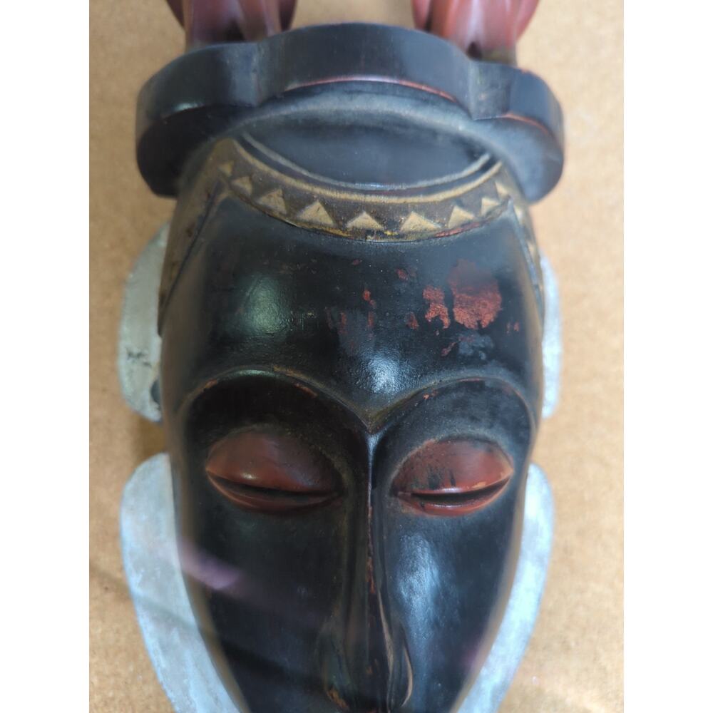 Vintage African Hand Carved Wood Mask Guro - Picture 6 of 16